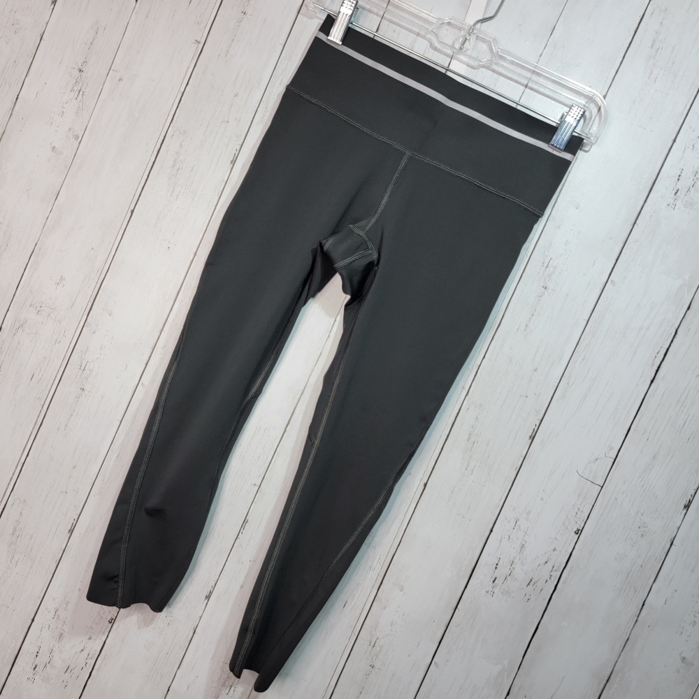 Athleta Sonic Reflective Capri Size XS Green Legging Crop Pant Style 291694. - Picture 5 of 10